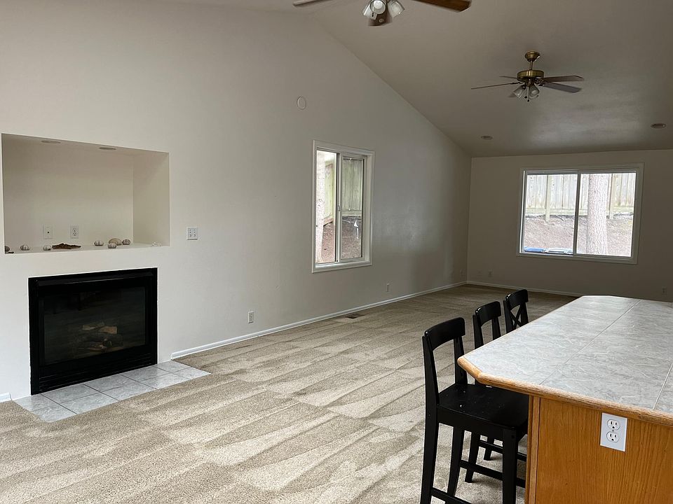 1st image of 13354 SE Newport Way