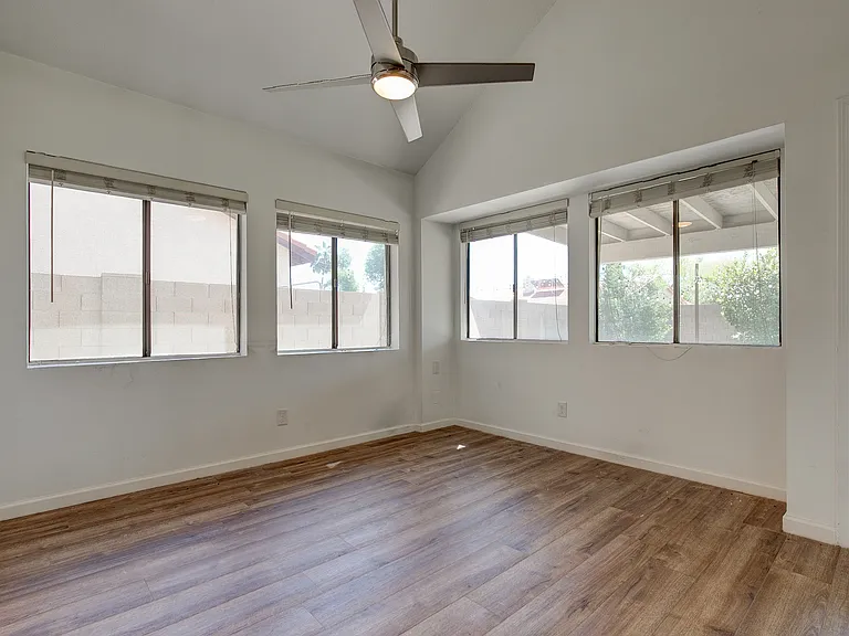 1945 E Velvet Dr — Photo 24