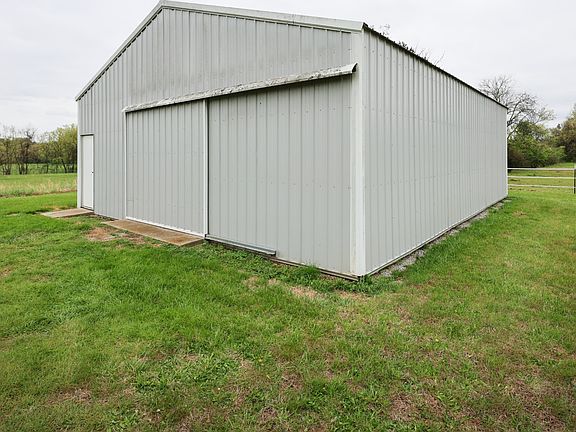 3rd image of 1035 Fox Ln