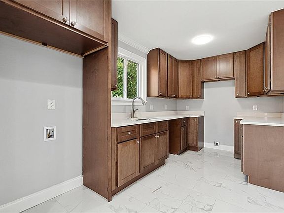 4th image of 4909 Werner Dr