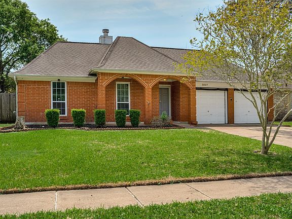3rd image of 3007 Cloverdale Dr