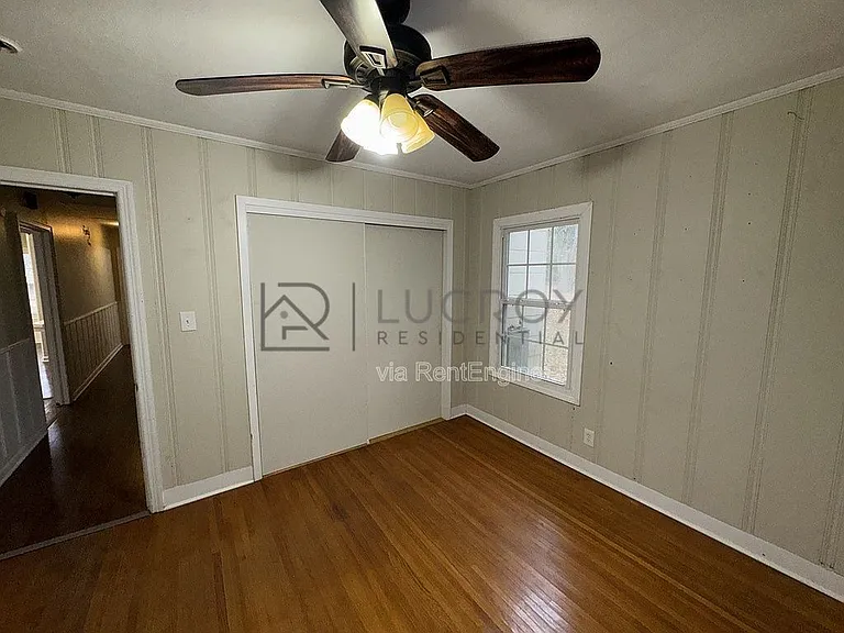 1081 S Church St — Photo 14