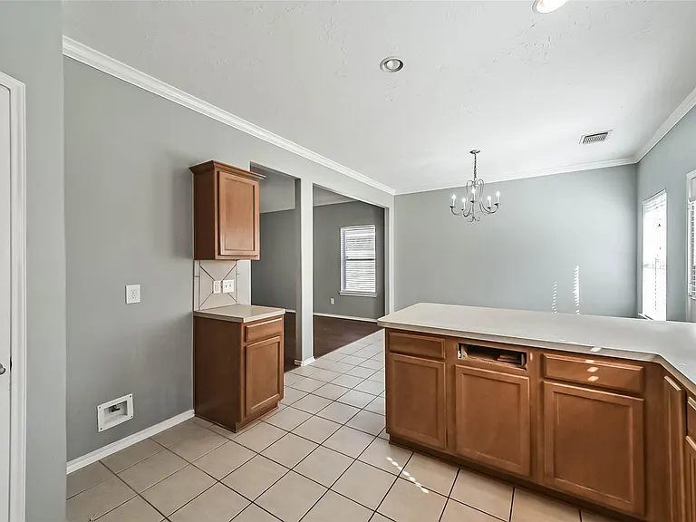 8726 Old Maple Ln — Photo 14