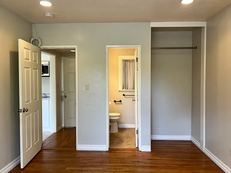 1787B Prince Albert Dr — Photo 6