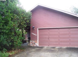 1690 35th St, Florence, OR 97439