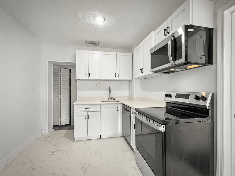 3524 Boulevard #3 — Photo 20