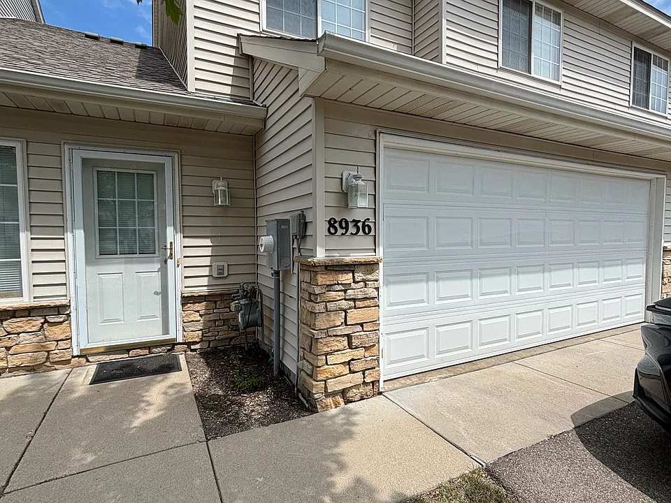 8936 Pheasant Ln