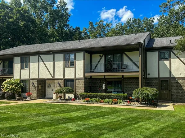 399 Quarry Ln NE, Warren, OH 44483