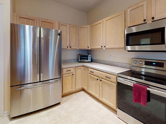 Boasting stainless steel appliances