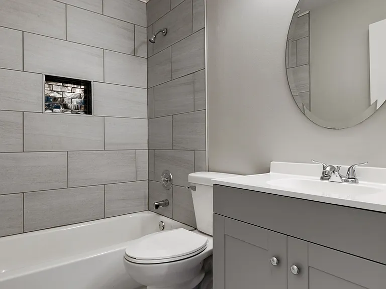 187 Half Moon Cir — Photo 16