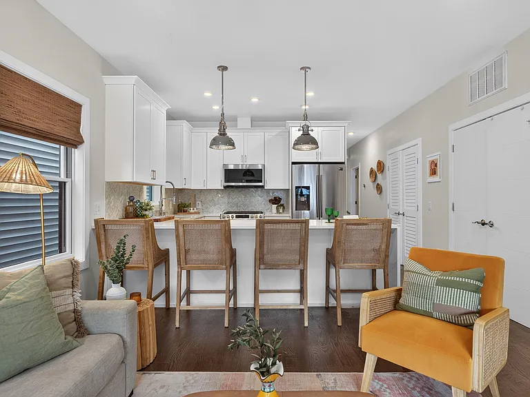 112 Webster Ave #1 — Photo 9