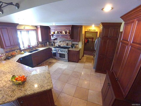 4th image of 9300 Hunt Club Ln