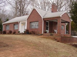 4857 Robinhood Rd, Winston salem, NC 27106