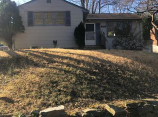 4100 Denfeld Ave, Kensington, MD 20895
