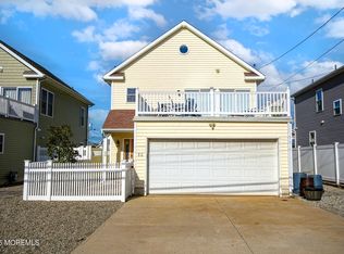 30 Stockton Ave, Seaside Park, NJ 08752