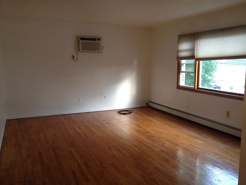 1st image of 723 New York Ave