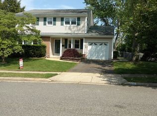 40 Onondaga St, Old Bridge, NJ 08857