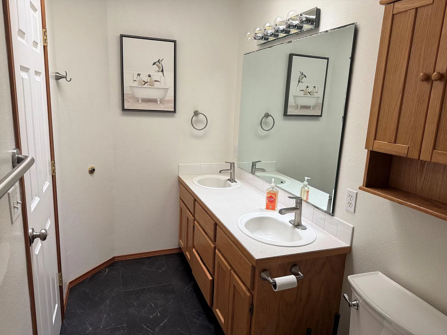 3 bed, 2.0 bath, 2553 sqft, $1,183 — Photo 3