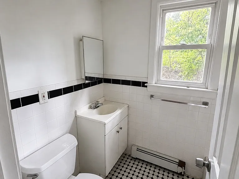 513 Stetson St #2 — Photo 2