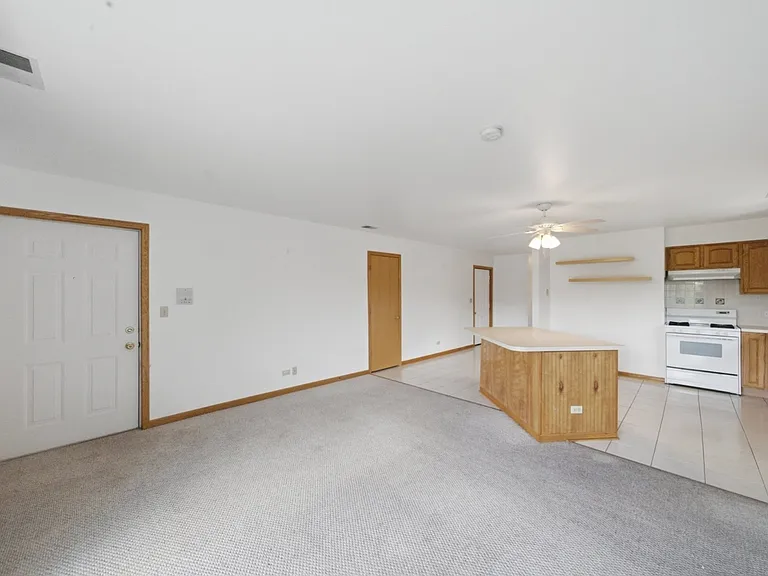 5940 W 87th St #301 — Photo 3