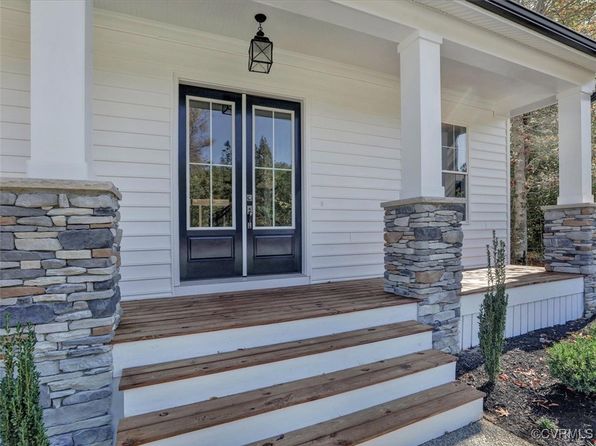 17405 Singing Bird Pl, Moseley, VA 23120