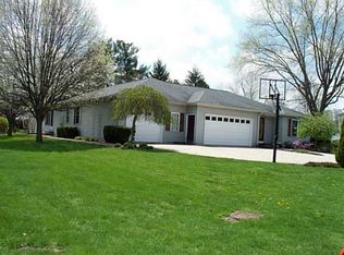 560 Rohm Dr, Napoleon, OH 43545