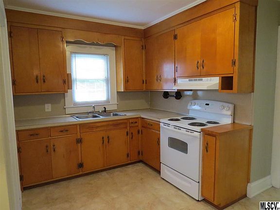 4th image of 3146 N Lookout St