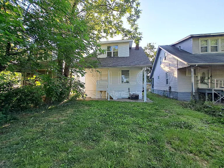 844 S 33rd St — Photo 13