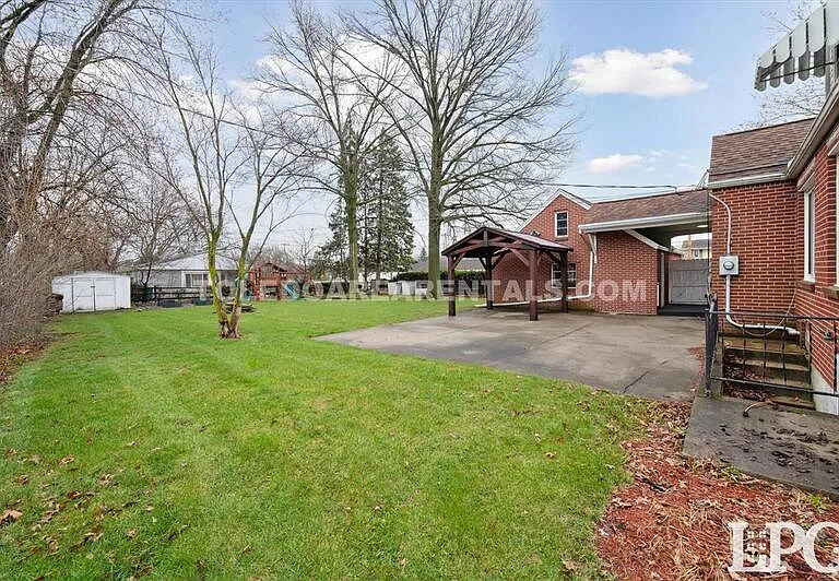 391 Perry Dr — Photo 40