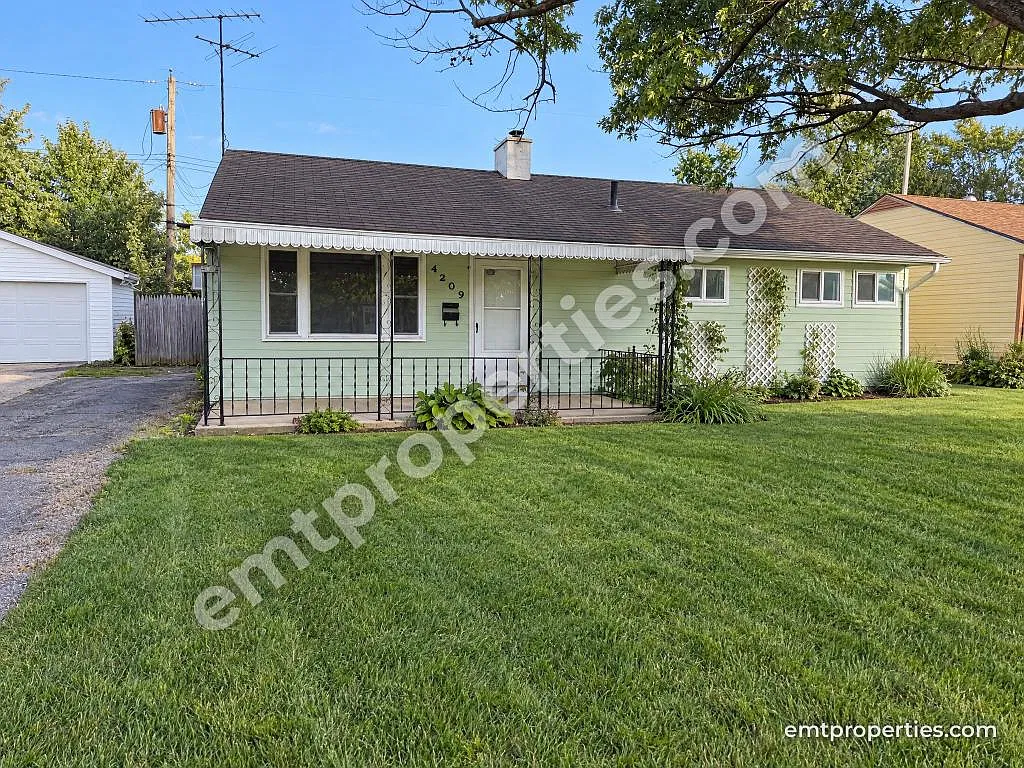 4209 Camden Ave — Photo 1