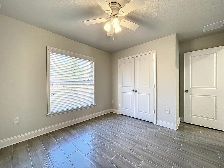 427 Petteway Dr — Photo 17