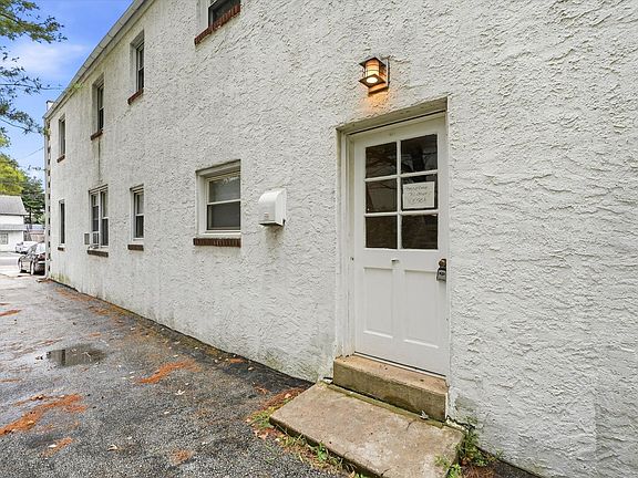 2nd image of 509 Bridge St APT 2