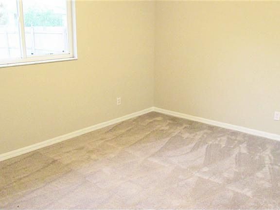 5th image of 900 NE 18th St