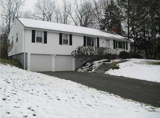 31 Barry Ln, Windsor, CT 06095