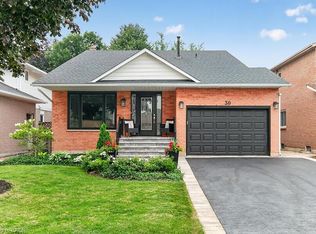 30 Carriagegate Dr, Hamilton, ON L8V 5A7