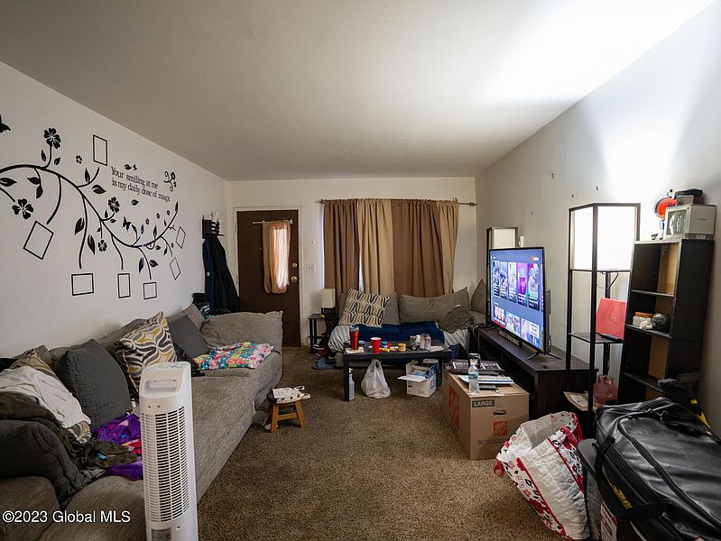 4th image of 69 Ives Court