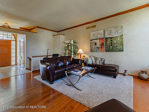 2nd image of 2551 Sanibel Holw