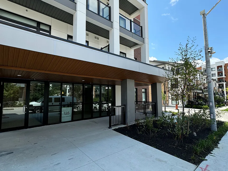 135 Canon Jackson Dr #305
