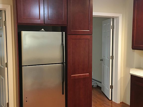2nd image of 28 N Island Ave