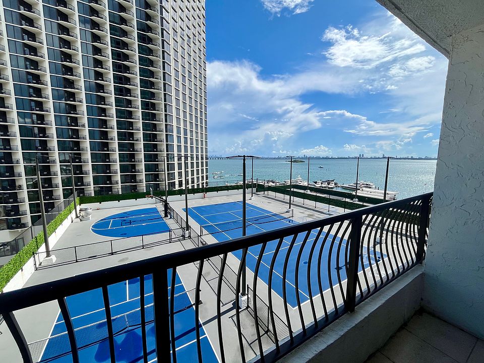 1st image of 555 NE 15th St APT 11