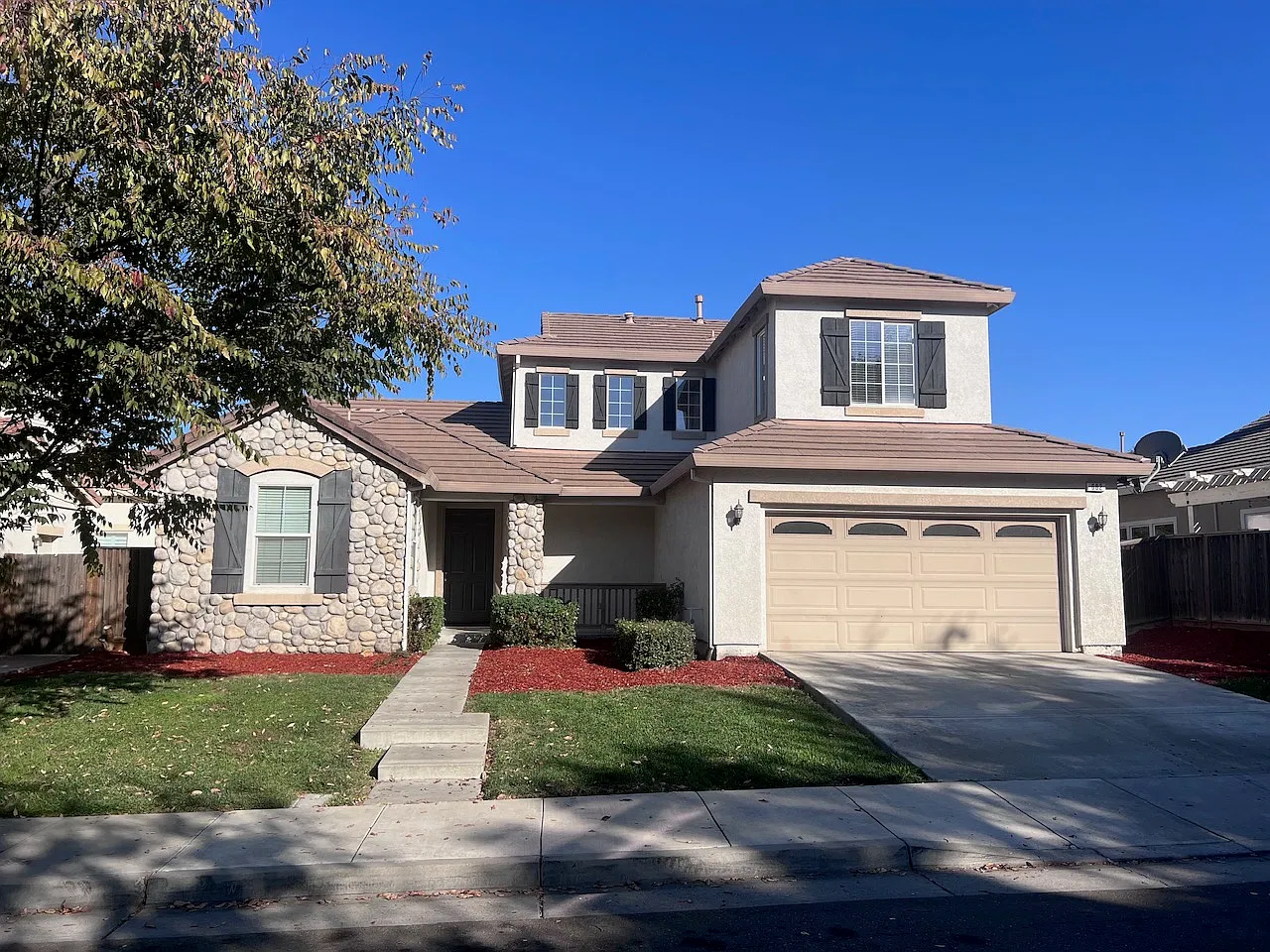 6 bed, 3150 sqft, $4,000 — Photo 1