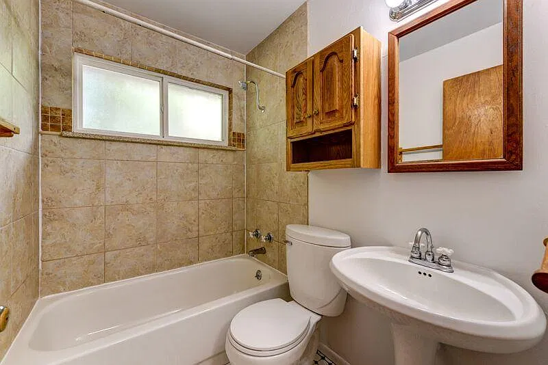 4 bed, 1500 sqft, $4,300 — Photo 4