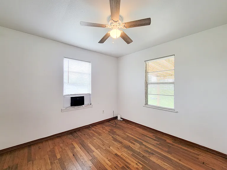 409 N Parrish St — Photo 16