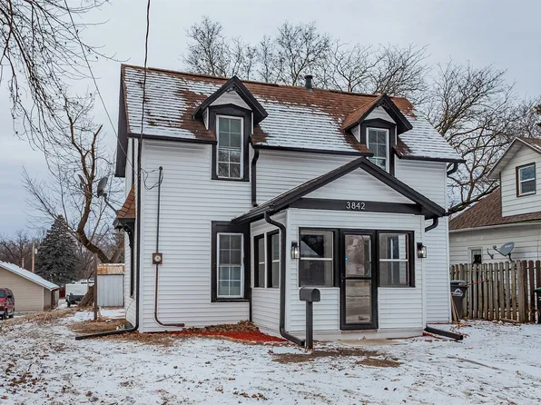 3842 12th St, Des Moines, IA 50313