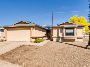 661 S Granite Falls Dr, Tucson, AZ 85748