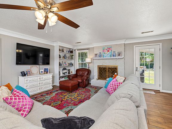 5th image of 2302 Gingko Dr