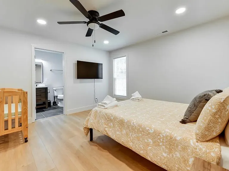 1237 Fairmont St — Photo 15