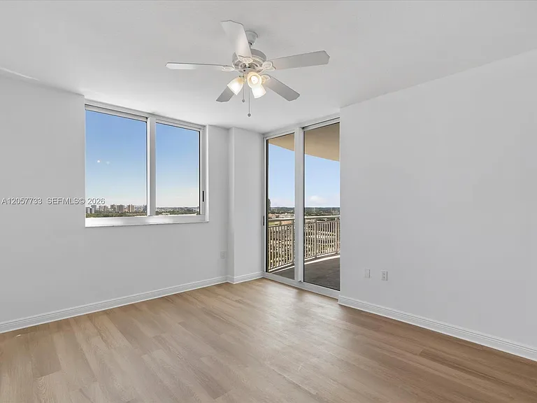 1745 E Hallandale Beach Blvd #2007W — Photo 26