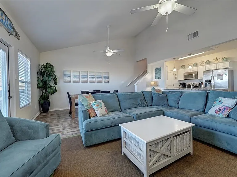 15102 Dory Dr — Photo 3