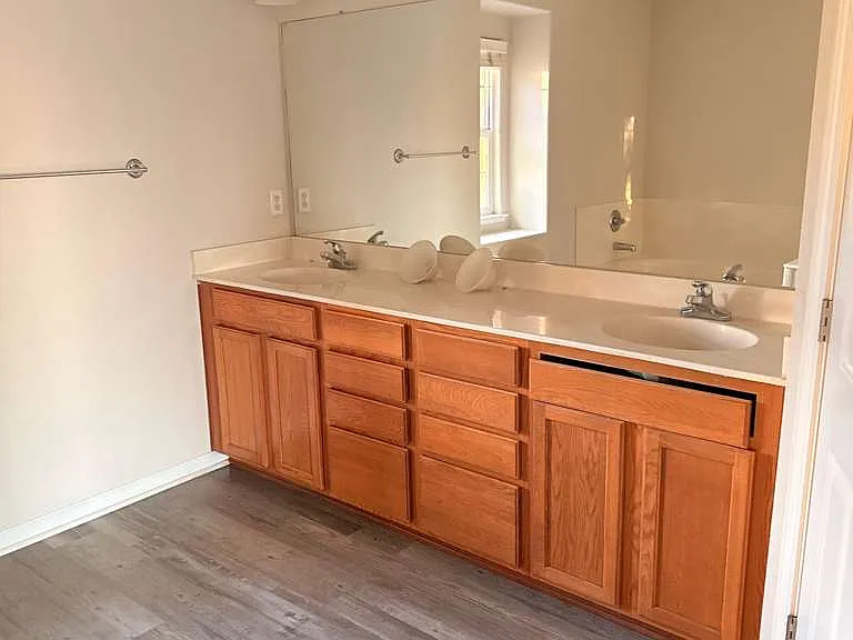Master Bedroom Restroom